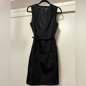 TAHARI Black Sleeveless Dress w Belt Size 10. Chic knee-length lined. Vintage